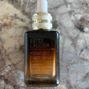 Estes Lauder Night Repair serum